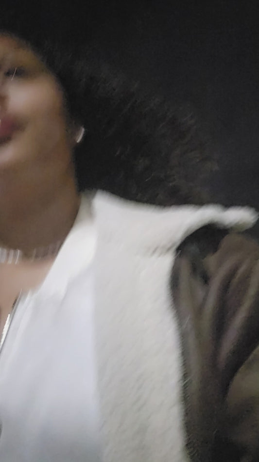 Classy Neckline Pearl Necklace – Freshwater Pearls & Gold Details